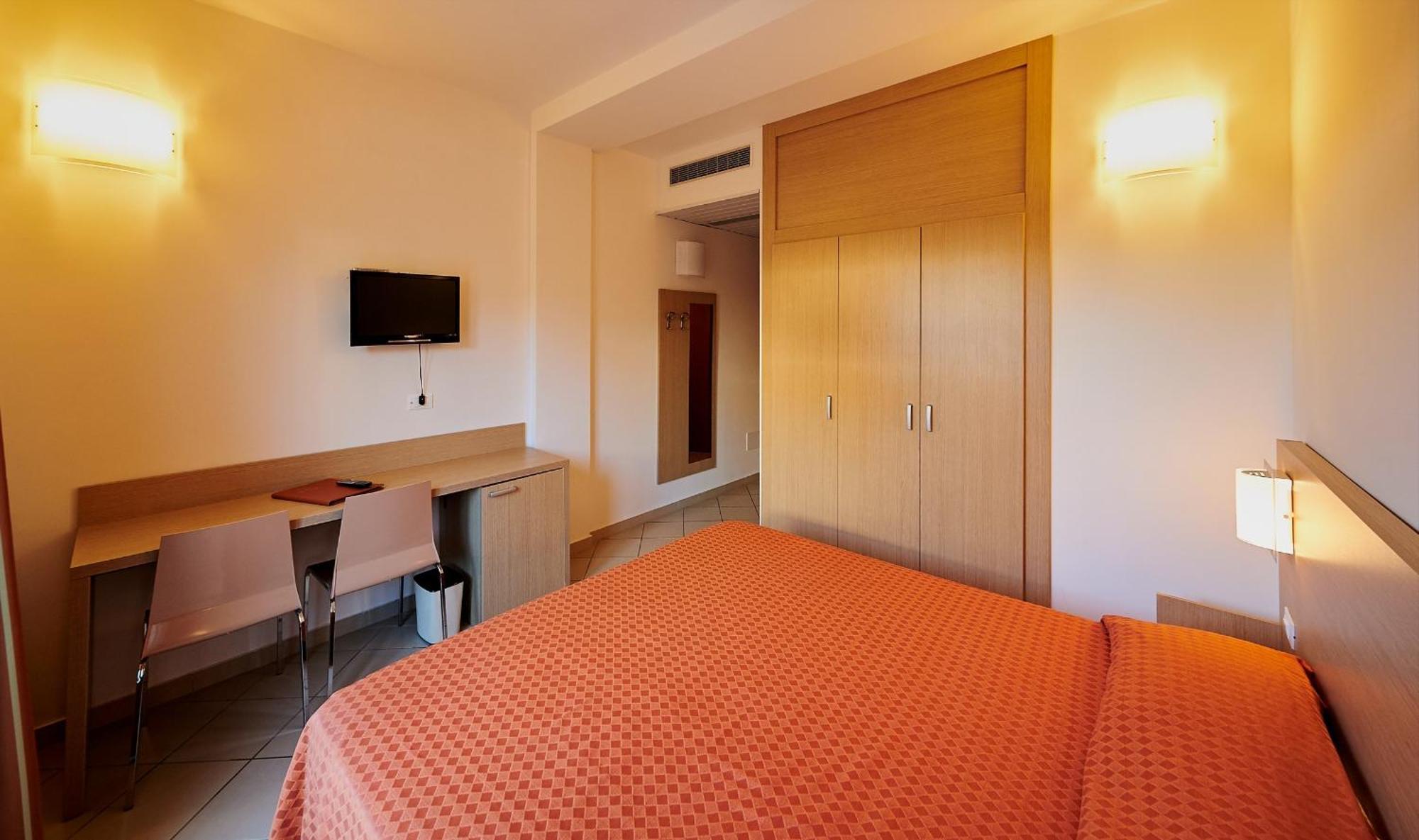 Bolgheri Marina Resort Marina Di Bibbona Eksteriør billede