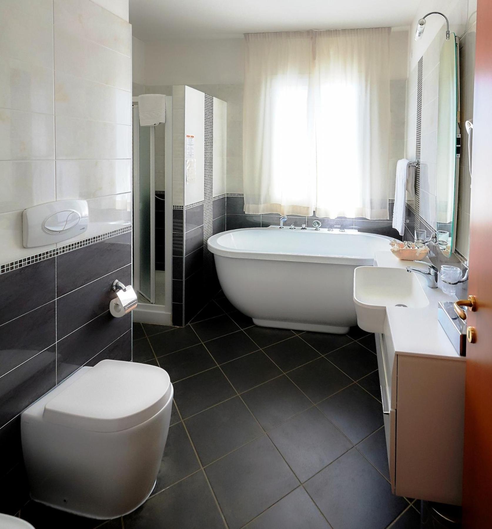 Bolgheri Marina Resort Marina Di Bibbona Eksteriør billede