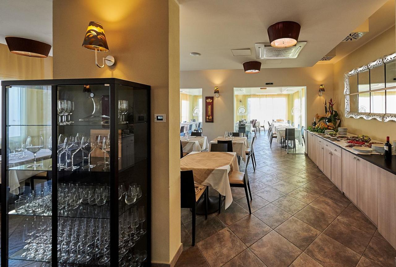 Bolgheri Marina Resort Marina Di Bibbona Eksteriør billede